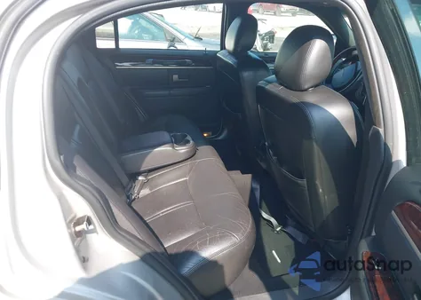 2008 Lincoln Town Car Signature Limited из США, поврежденный, VIN 2LNHM82V38X643238